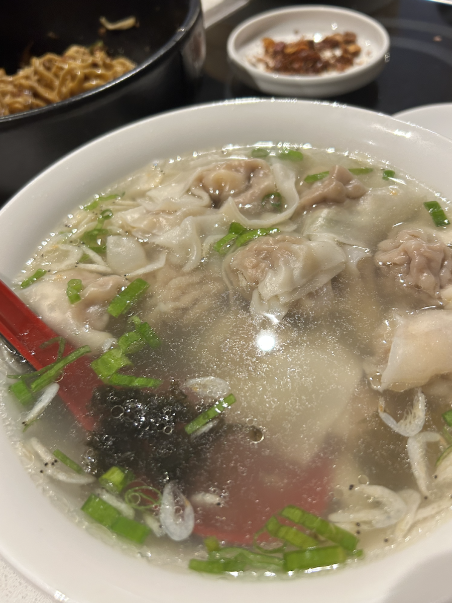 Sunny Dumpling House's wonton soup